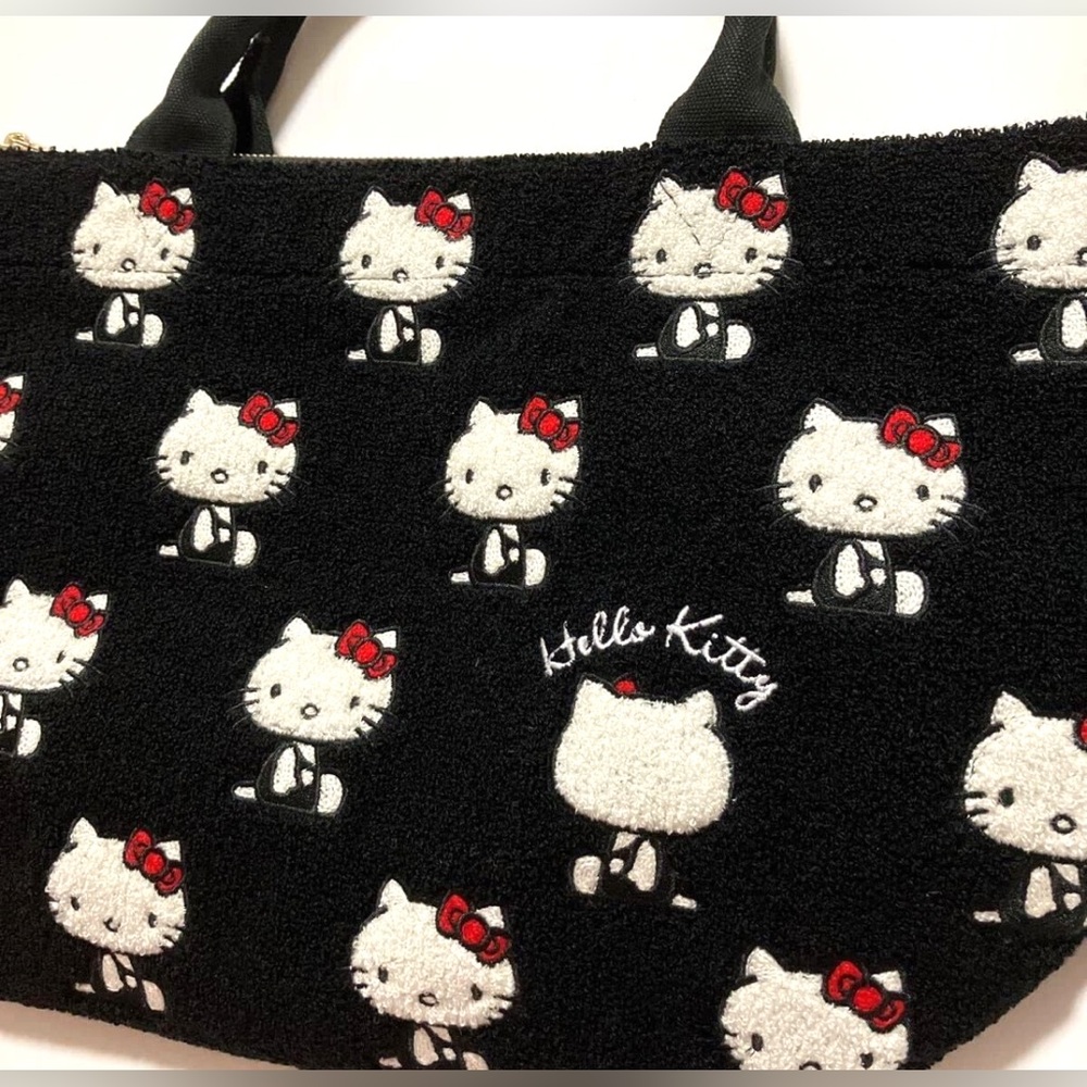 🆕 Hello Kitty Black Bag with zipper
